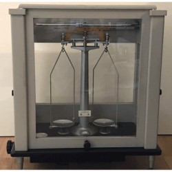 Set of cased scientific scales